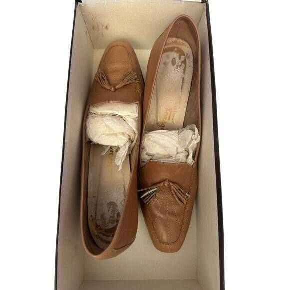 NWT Salvatore Ferragamo Women's Brown Leather Pumps Heels Size 8 - Picture 11 of 11